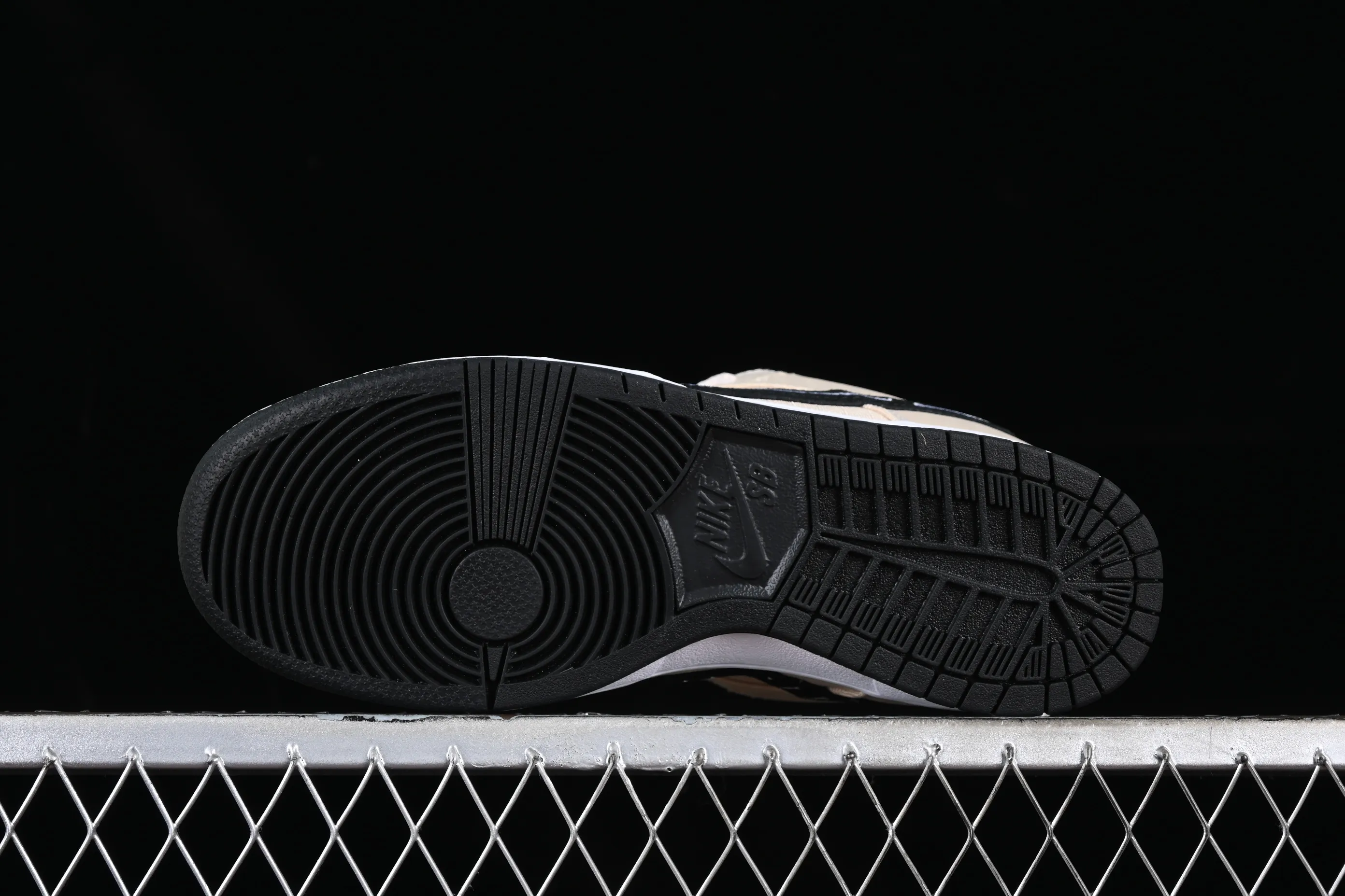 All Categories Nk SB Dunk Series Nk SB Dunk Low Low-top Sneakers J Version Albino & Preto